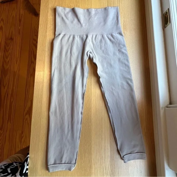 Spanx XL Grey Watercolor Leggings EUC - Picture 6 of 9